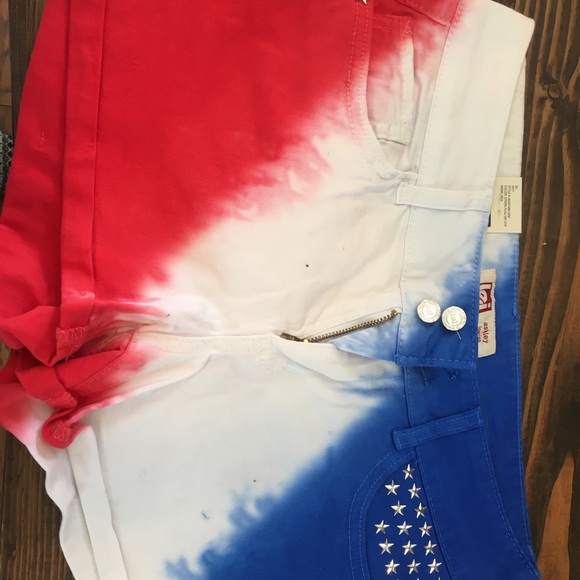 Shorts - Picture 3 of 8